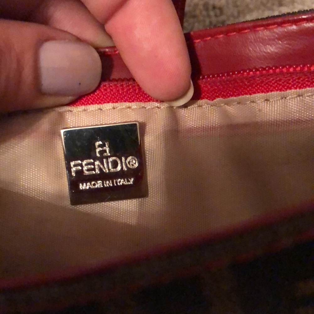 Fendi pouchette 100% authentic, used - Picture 7 of 9